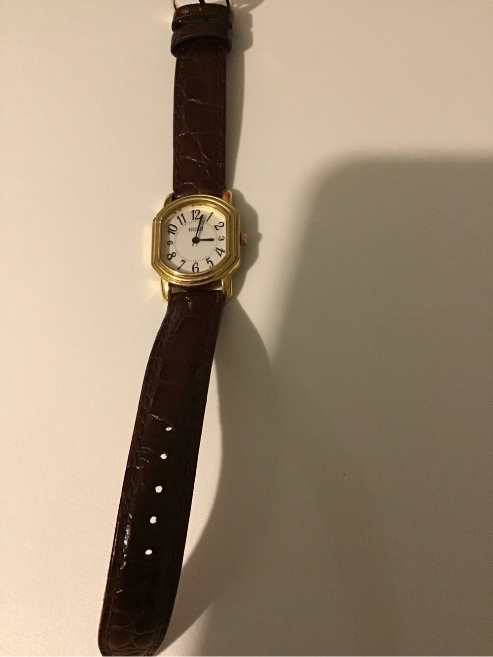 Classic Gold-Tone Watch with Brown Leather Strap
